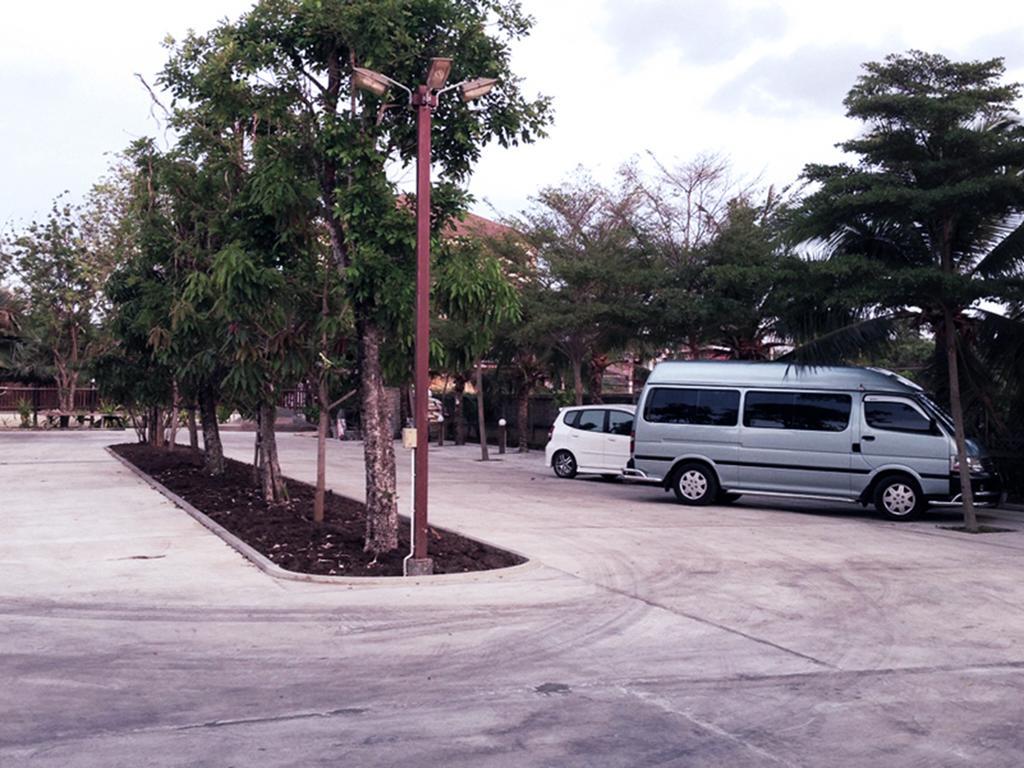 Baan Siriporn Resort Samut Songkhram Exterior foto