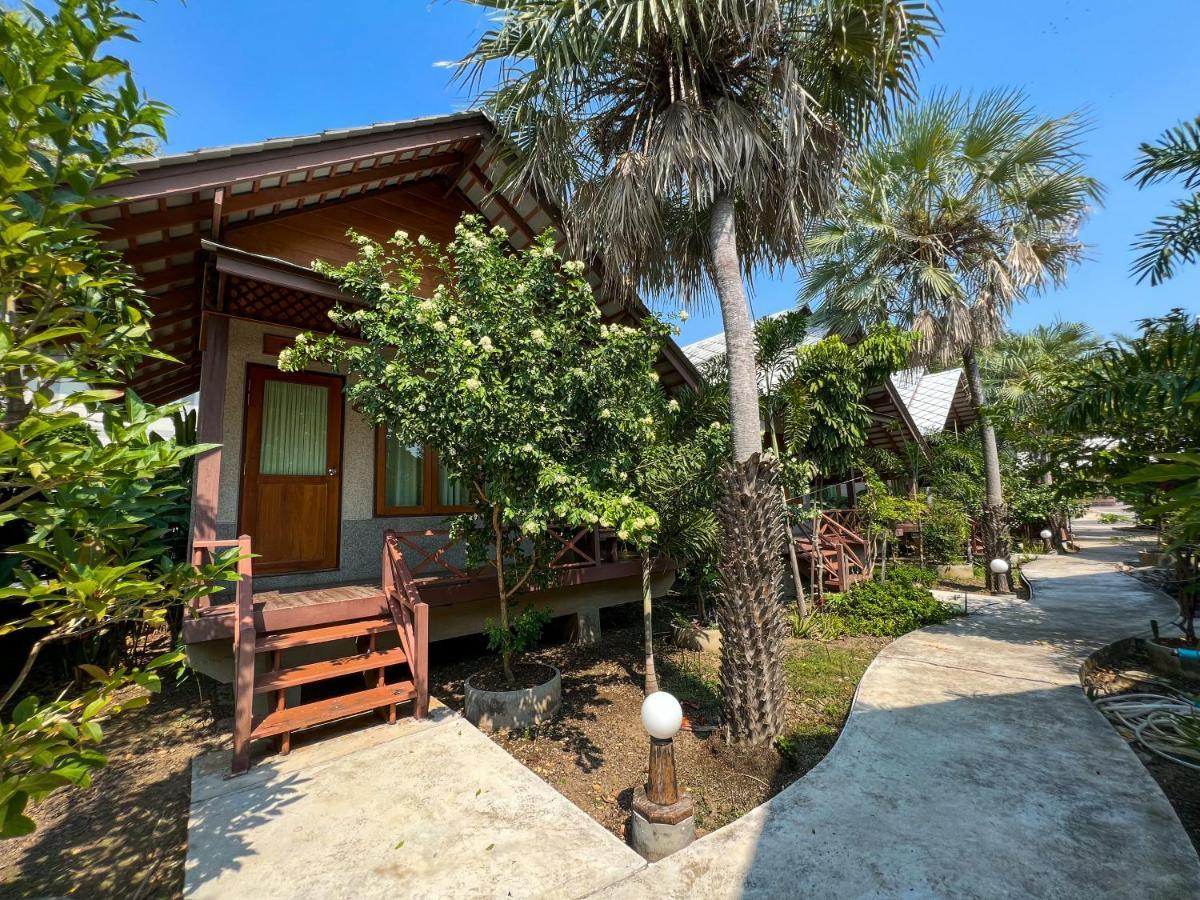 Baan Siriporn Resort Samut Songkhram Exterior foto