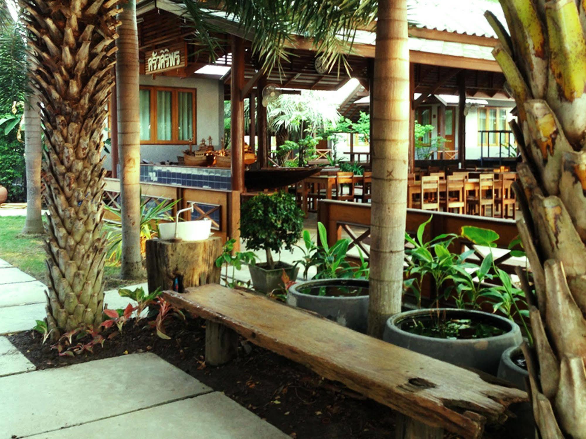 Baan Siriporn Resort Samut Songkhram Exterior foto